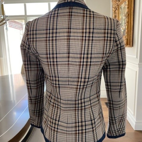 Drew Blazer XS.  NWOT. Pristine never worn.  Beige w Navy/Denim detail. - Picture 5 of 6